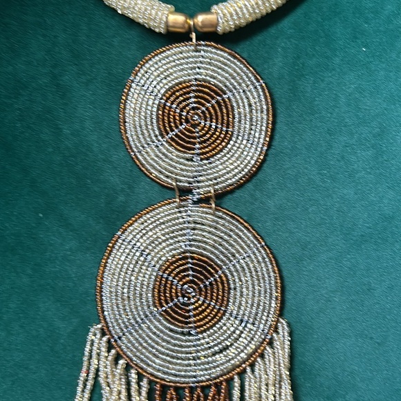 Beaded necklace - Picture 2 of 3